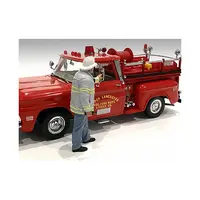 "FIREFIGHTERS" FIRE CAPTAIN FIGURE FOR 1/24 SCALE MODELS BY AMERICAN DIORAMA