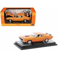 1971 DODGE CHALLENGER R/T 440 ORANGE WITH YELLOW STRIPES AND WHITE INTERIOR LIMITED EDITION TO 5250 PIECES WORLDWIDE 1/24 DIECAST MODEL CAR BY M2 MACHINES