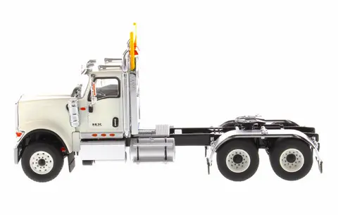 INTERNATIONAL HX520 DAY CAB TANDEM TRACTOR WHITE 1/50 DIECAST MODEL BY DIECAST MASTERS