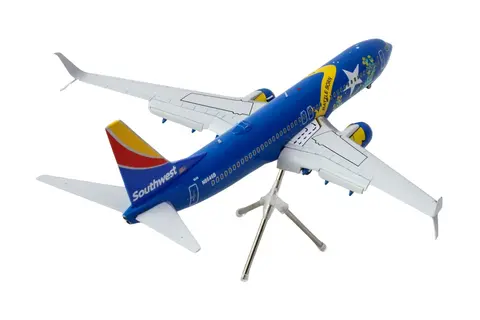 BOEING 737-800 COMMERCIAL AIRCRAFT WITH FLAPS DOWN "SOUTHWEST AIRLINES - NEVADA ONE" (N8646B) BLUE WITH TAIL STRIPES "GEMINI 200" SERIES 1/200 DIECAST MODEL AIRPLANE BY GEMINIJETS