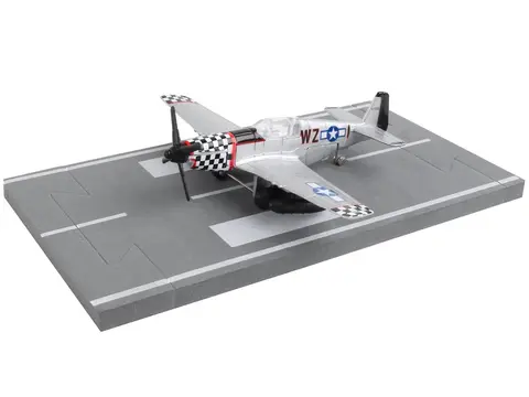 NORTH AMERICAN P-51 MUSTANG FIGHTER AIRCRAFT SILVER METALLIC "UNITED STATES ARMY AIR FORCE" WITH RUNWAY SECTION DIECAST MODEL AIRPLANE BY RUNWAY24