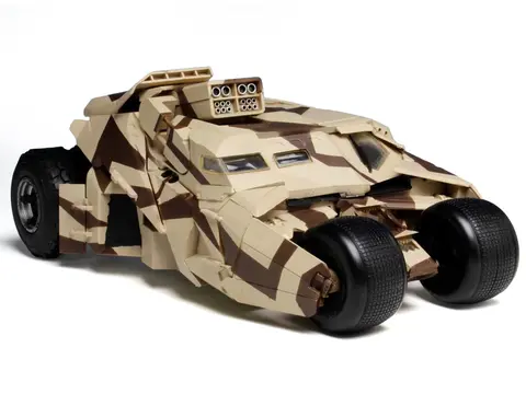 SKILL 3 MODEL KIT BATMOBILE TUMBLER WITH BANE FIGURE "BATMAN DARK KNIGHT TRILOGY" MOVIE FRANCHISE 1/25 SCALE MODEL BY MOEBIUS