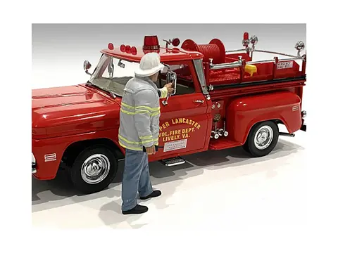 "FIREFIGHTERS" FIRE CAPTAIN FIGURE FOR 1/24 SCALE MODELS BY AMERICAN DIORAMA