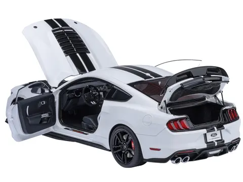 FORD MUSTANG SHELBY GT500 OXFORD WHITE WITH BLACK STRIPES 1/18 MODEL CAR BY AUTOART