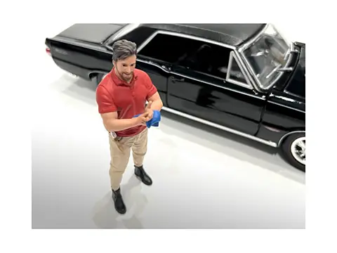 "MUSCLE MECHANICS" FIGURE #2 FOR 1/18 SCALE MODELS BY AMERICAN DIORAMA