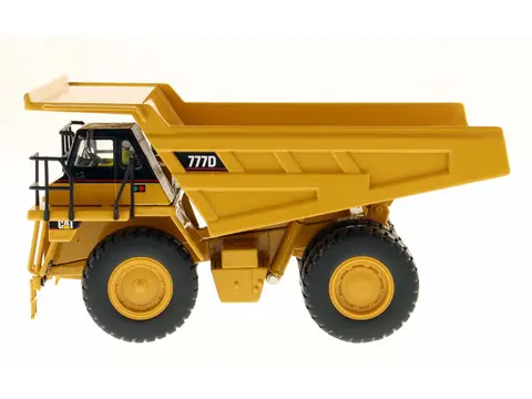 CAT CATERPILLAR 777D OFF HIGHWAY DUMP TRUCK WITH OPERATOR "CORE CLASSICS SERIES" 1/50 DIECAST MODEL BY DIECAST MASTERS